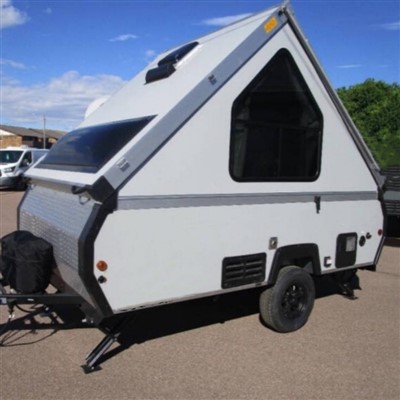 ক্যাম্পিং আরভি ট্রেলার